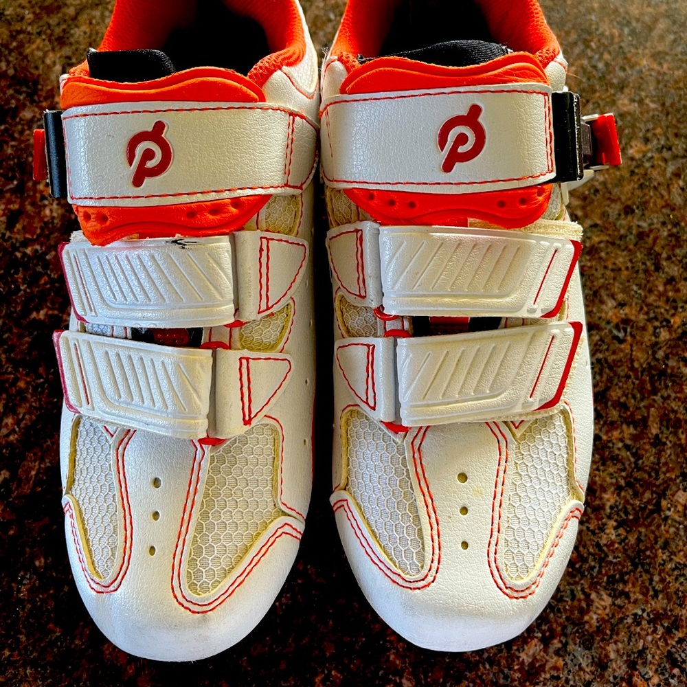 Size 37 Peloton Cleats GUC